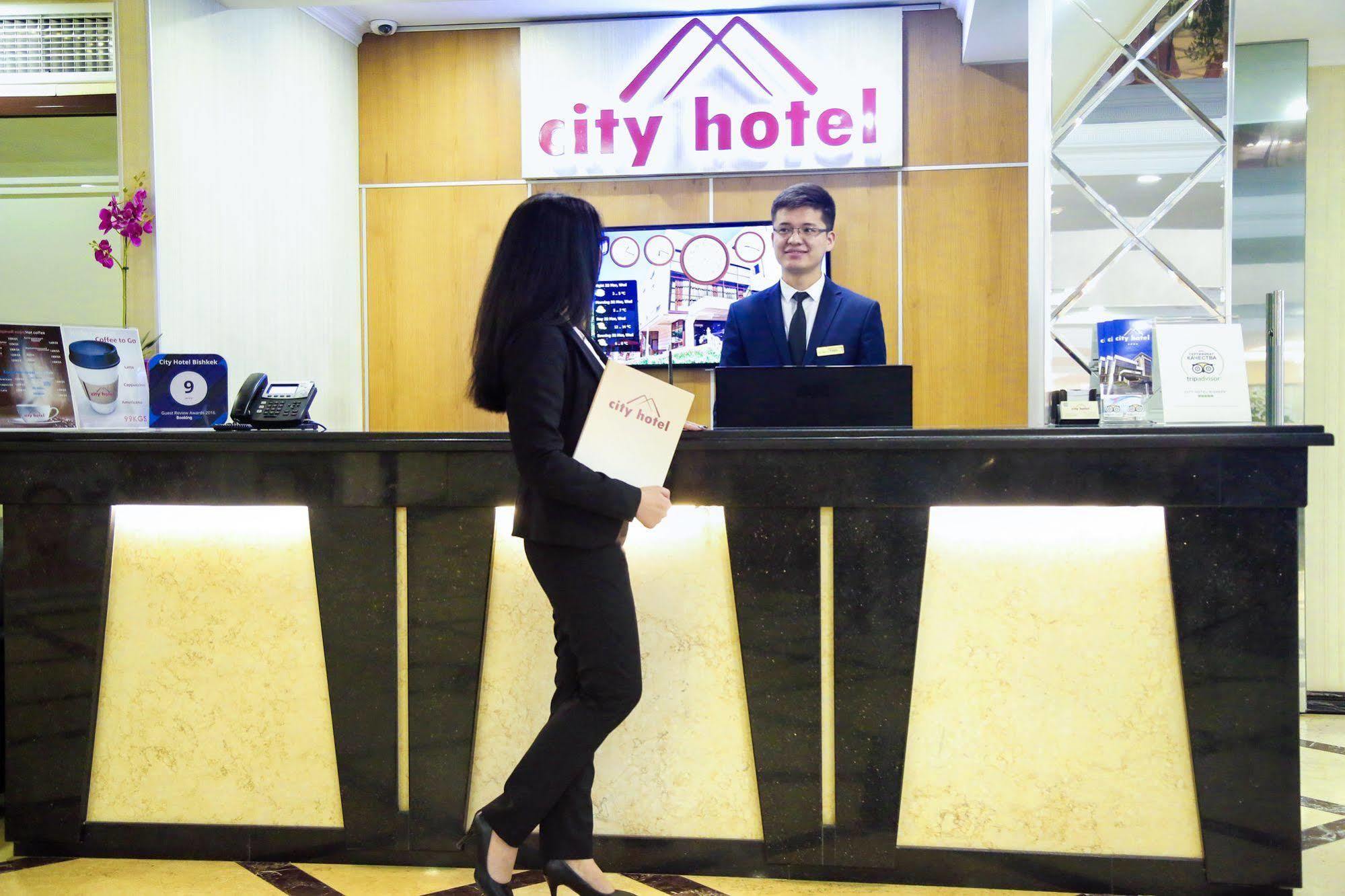 City Hotel בישקק מראה חיצוני תמונה