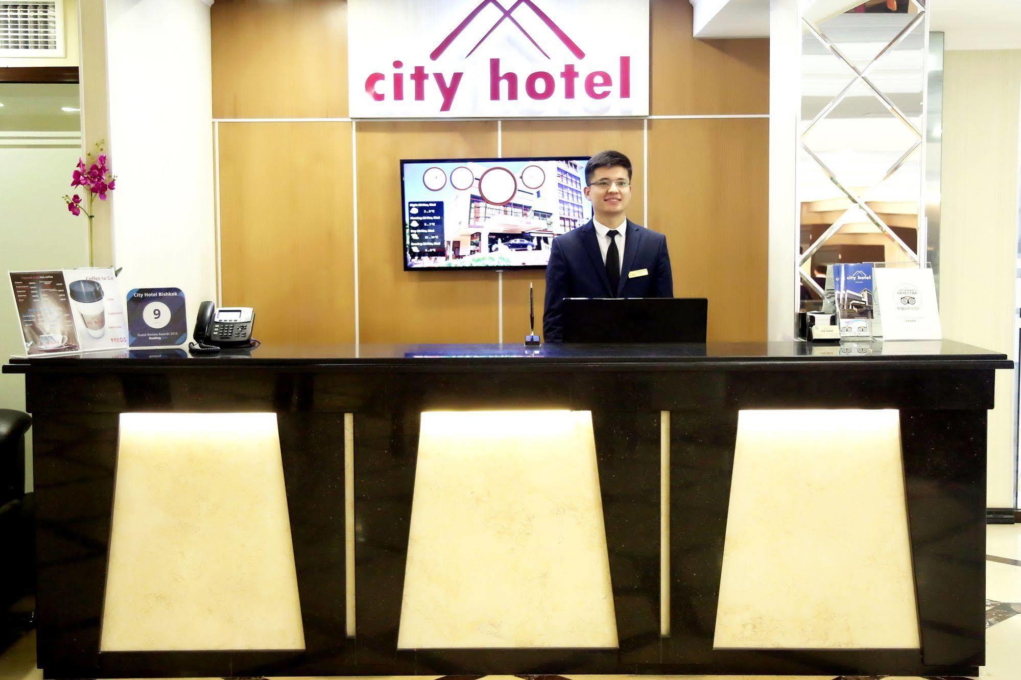City Hotel בישקק מראה חיצוני תמונה